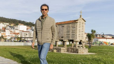 Jos� Pardi�as Alvite, fotografado en Cee, vila onde reside 