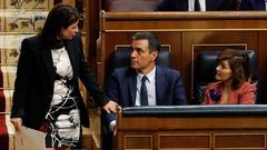 Adriana Lastra y Carmen Calvo, negociadoras del PSOE, en el Congreso con Pedro Sánchez