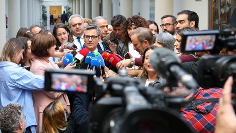 El ministro de la Presidencia, Justicia y Relaciones con las Cortes, Félix Bolaños, a su llegada al Senado