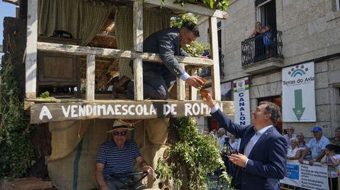 Nueve carrozas participaron en el desfile de la Festa da Vendima de Leiro