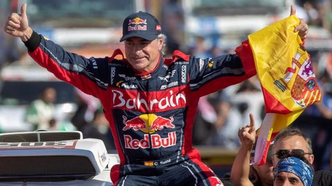 El piloto Carlos Sainz, considerado la primera gran leyenda del automovilismo espa�ol, recoger� en Oviedo este viernes el Premio Princesa de Asturias de los Deportes 2020