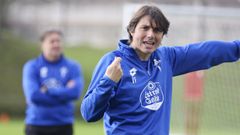 Luis Fandi�o, preparador f�sico del Racing de Ferrol, en una sesi�n del pasado curso.