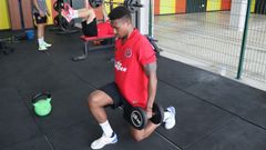 El jugador burelense ya se entren con su nuevo equipo.