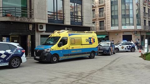 Los hechos tuvieron lugar el domingo a la una de la tarde en la calle Ram�n y Cajal.