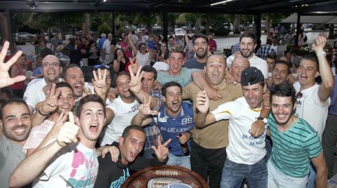 CLUB DE F�TBOL NOIA CELEBRA EL ASCENSO A TERCERA DIVISI�N 