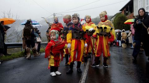 Volantes infantiles en el Entroido Ribeirao de la parroquia chantadina de Santiago da Riba