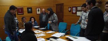 Representantes municipales y autores de las propuestas, ayer, present�ndolas en el Concello de Silleda.