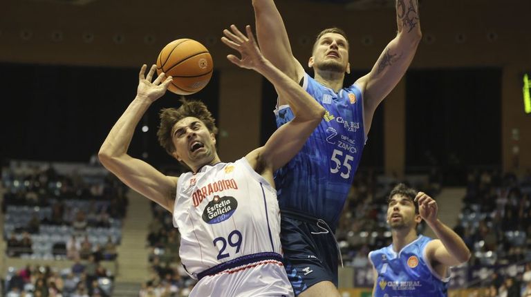 La nota negativa de la primera vuelta ante el Zamora fue la grave lesi�n de Olle Lundqvist.