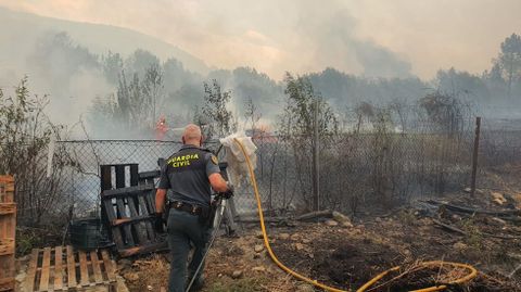 El fuego estuvo al pie de las casas en lugares como Carballo do Lor
