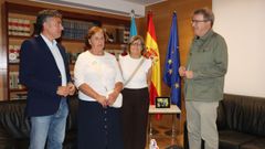 El delegado territorial de la Xunta, Manuel Pardo, y el alcalde de Castrelo de Mio, Avelino Pazos, se reunieron con miembros de la Asociacin Cultural Mio 