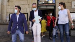 Los concejales del PP, tras la comparecencia en la que anunciaron su renuncia a las competencias de gobierno