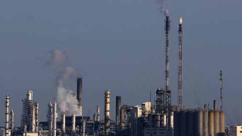 Refiner�a de Chateauneuf-les-Martigues, al sur de Francia. Su gobierno estudia la posibilidad de aumentar las capacidades de refinado en las instalaciones del pa�s.