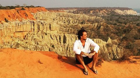 Luis Ochoa en el mirador de La Luna, a las afueras de Luanda