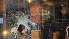 Escaparate roto en Olivares