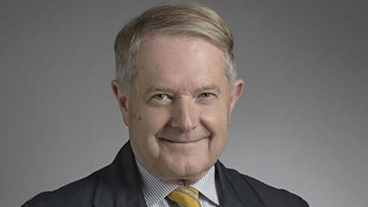 El arquitecto técnico Roberto Medín Guyatt, galardonado en los Premios de Arquitectura y Rehabilitación de Galicia 2025