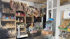 En la Taberna de Chis el orden de los productos es milimetrico