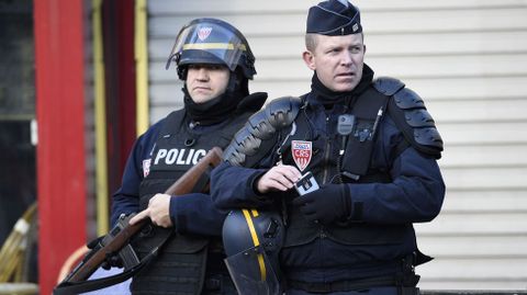 El hombre avatido intent� entrar en la comisar�a al grito de �Allahu Akbar� (Al� es grande)