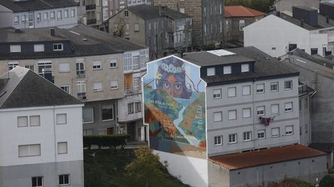 Castro Caldelas ha transformado varias medianeras en obras de arte a travs de murales