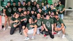 Foto de familia del Vali�o Cabo de Cruz durante la fiesta.