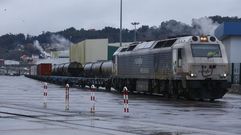 El tren de Mar�n a Algeciras, esta ma�ana en el puerto marinense.