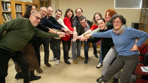 Coordinadores dos grupos, reunidos na Biblioteca Provincial