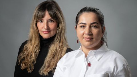 M�nica Nion y Khadija Amin, autoras de �Sin velo:una mujer libre contra los talibanes�, obra que presentan este jueves en A Coru�a