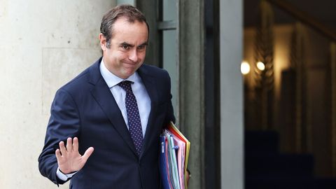 El dimitido primer ministro francs Sebastien Lecornu