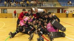 Jugadores y equipo t�cnico celebraron el lunes el triunfo ante un rival consolidado en la OK Plata