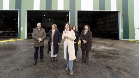 La conselleira de Medio Ambiente, con Luisa S�nchez y Ana Ortiz