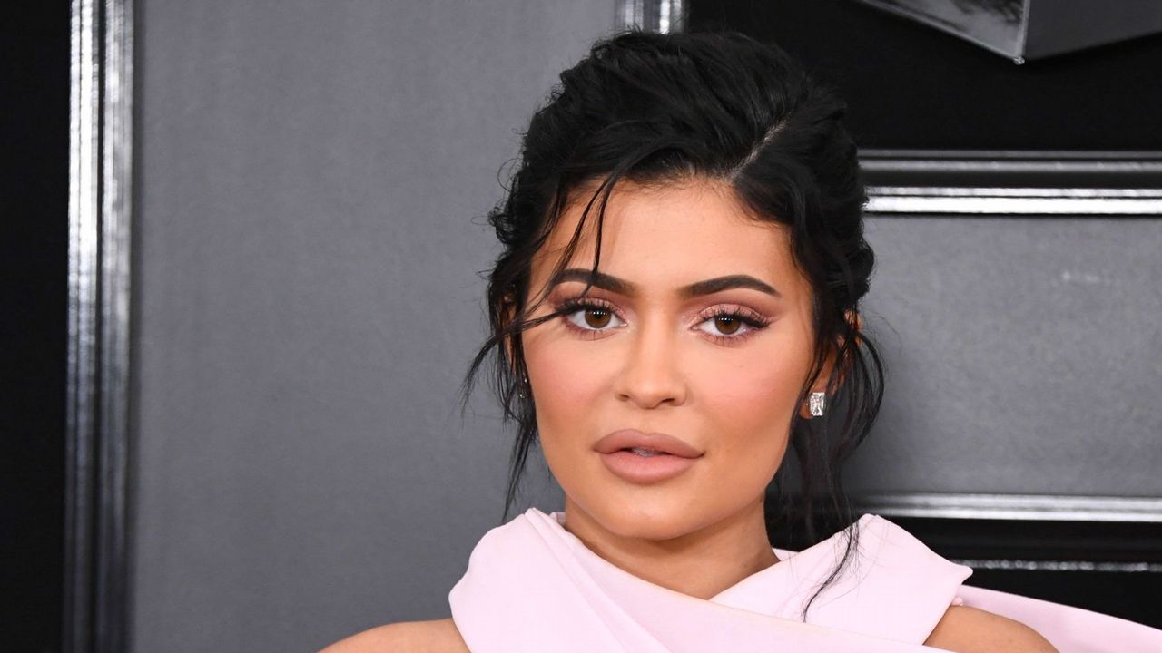 Kylie Jenner causa sensación en redes hablando en español: «Hola me llamo Kylie, este es mi Kylie outfit»