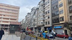Los bomberos tuvieron que actuar en la fachada del edificio