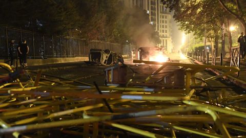 Tercera noche de disturbios en Francia por la muerte de un joven a manos de la polic�a
