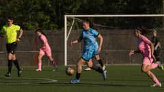 Laura Santos (con el bal&oacute;n), en una acci&oacute;n del encuentro disputado en Vista Alegre.
