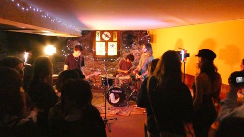 El grupo Why not? durante el rodaje del videoclip �Taraska�