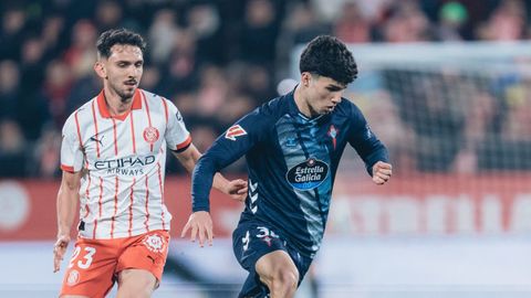 Andr�s Anta��n, durante su partido debut con el primer equipo del Celta, ante el Girona.