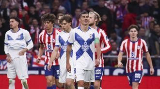 Villares, en primer t�rmino, en el duelo frente al Atl�tico