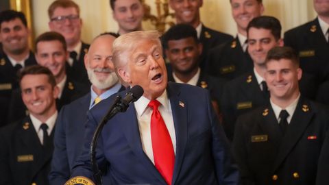 Donald Trump, en un acto en la academia naval estadounidense de Midshipmen