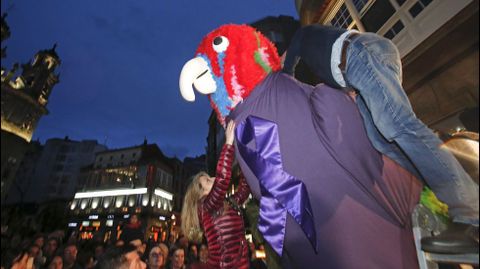 Carnaval de Pontevedra. Presentacin del loro Ravachol