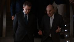 El presidente del PP, Alberto Nez Feijoo, este jueves, en Barcelona, junto al abogado y exdirigente de Convergencia Miquel Roca