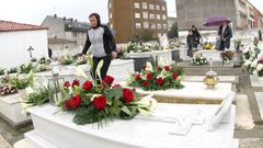 D�a de Difuntos en los cementerios de Barbanza