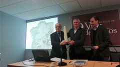 A la izquierda, Antonio Rodr�guez Colmenero, alma m�ter del grupo transfronterizo