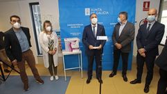 Visita del conselleiro de Sanidade, Julio Gard�a Comesa�a, al centro de salud de Baltar, en Sanxenxo