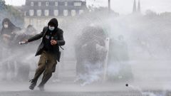 Disturbios entre polic�a y manifestantes en Par�s