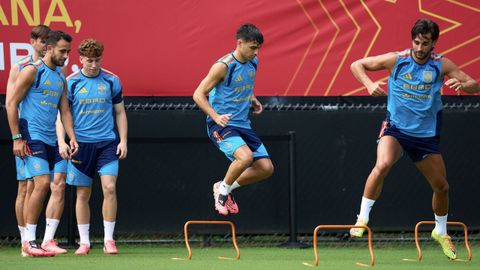 Entrenamiento de la selecci�n espa�ola de f�tbol para preparar su estreno en el Mundial 2026, este viernes en las instalaciones de Baylor School, en Chattanooga, en Tennessee.  