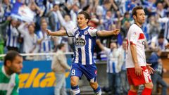 Andrs Guardado, celebrando un gol con el Deportivo