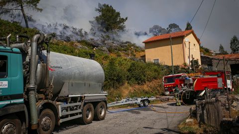 El gran incendio de Cures, en imgenes