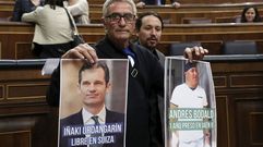Ca�amero, con los pol�micos carteles