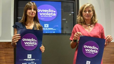 Las concejalas de Pol�ticas Sociales, Concepci�n M�ndez y Leticia Gonz�lez, presentan el punto violeta de las fiestas de San Mateo 2022