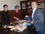 O concelleiro ribeirense V�zquez Cobas acudiu a votar<span lang= es-es >. </span>