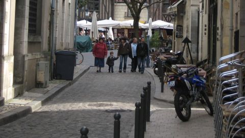 Tours, Francia. Adoquines en las calles del centro